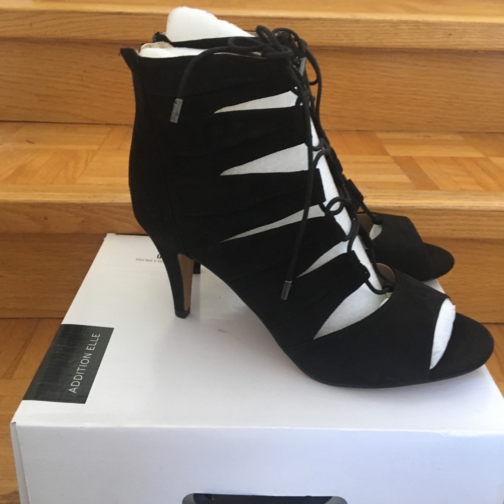 Sz 12 wide bootie sandals new in box